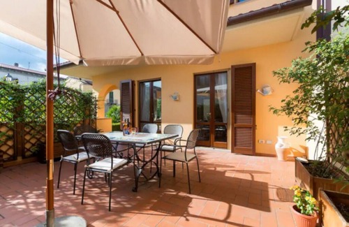 Cantagrillo Villa | Elegant Tuscan Villa A/C near Florence, Pisa, Lucca