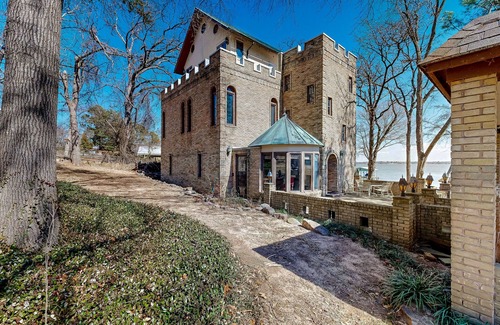 Tool House | Elegant & unique abode with canoe, kayaks, dock, grill, wood fireplace, W/D, AC