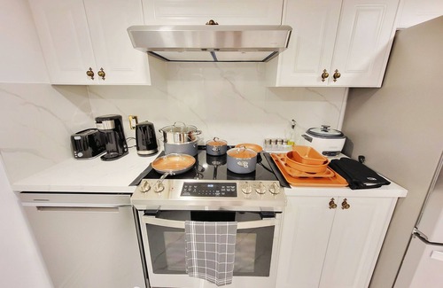 East Credit House | Elegant Unit like Cottage in City Center w/Movie Theater-Near Toronto Airport