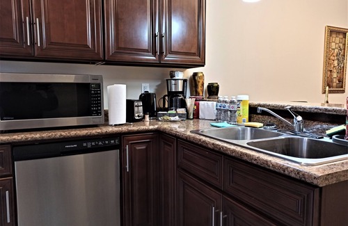 Windsor House | Elegant upper level 3 bedrooms and 2 bathroom