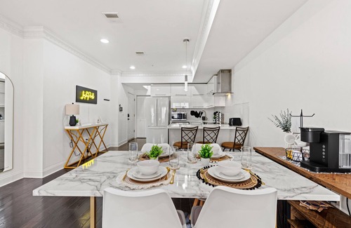 Center City Apartment | Elegant Urban Retreat in the Heart of Center City