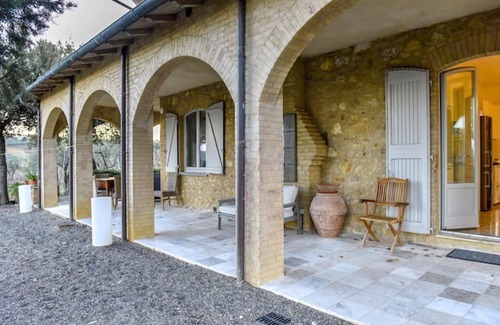 San Quirico d'Orcia Villa | Elegant villa at walking distance from San Quirico d'Orcia. superb viwe