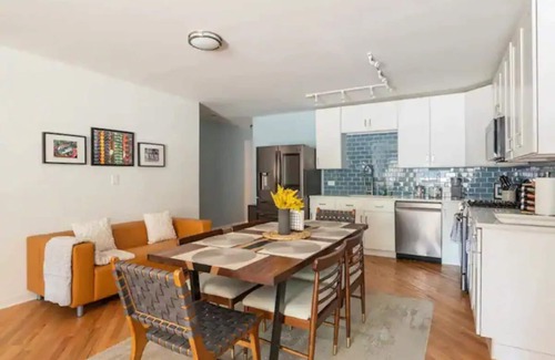Wicker Park Condo | Elegant Wicker park condo ! Walking distance to train and restaurants