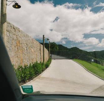 Rancho Queimado House | Elegante bangalô de campo 1- Taquaras Huts