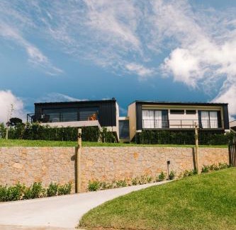 Rancho Queimado House | Elegante bangalô de campo 1- Taquaras Huts