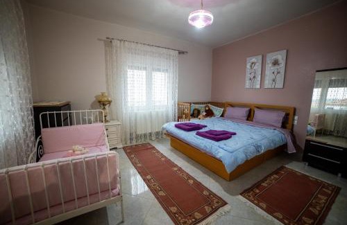 Mavromati Apartment | Eleni's GuestHouse