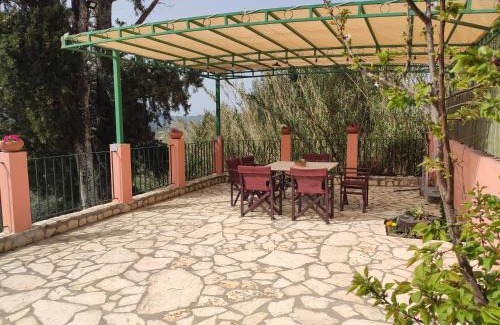 Esperion Apartment | ELENI'S TRADITIONAL HOUSE IN AGRAFI