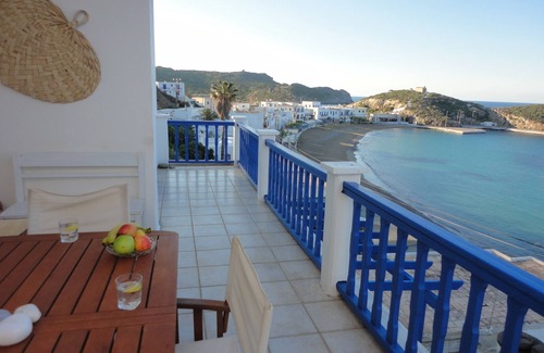Kithira Apartment | Eleni's waterview studio
