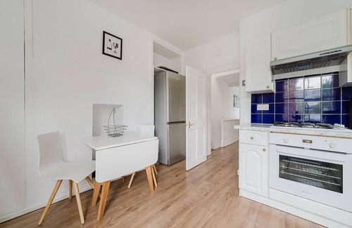 Faraday Apartment | Elephant+Castle: Hammock hangout - Perfect for long stays