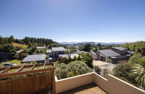 Wanaka House | Elevated Home in Wanaka