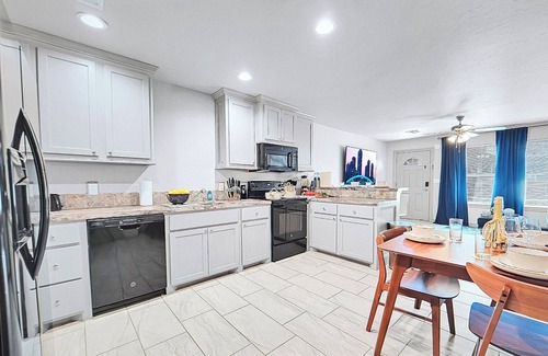 Elgin Apartment | Elgin Oasis Suite D
