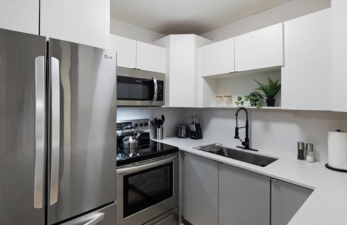 Hialeah Apartment | Elite Condo - Great apartment for families - Near great places in Miami!