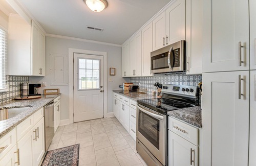 Elizabeth City Cottage | Elizabeth City Abode w/Fenced Yard, Near Downtown