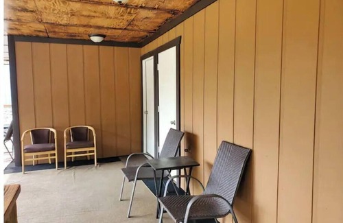 Noxon Apartment | Elk Room at Noxon Creekside Motel
