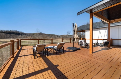 Noel House | Elk View-Access Elk River-Rural Acreage-Huge Patio