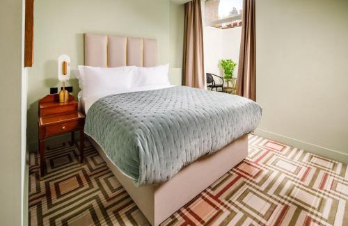 Earl's Court Hotel | Ellen Kensington