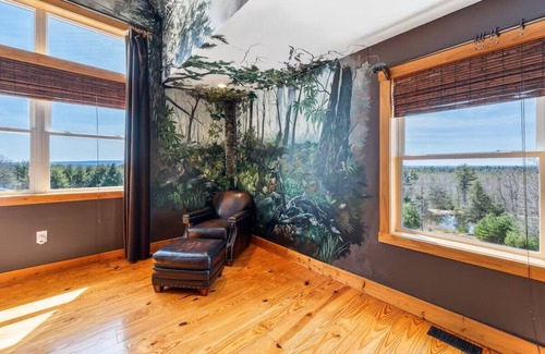 Ellenville House | Ellenville Getaway Private & Peaceful Retreat Minutes from Outdoor Adventures