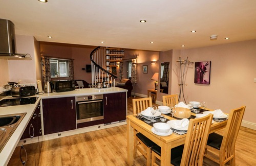 Ulverston Cottage | ELLER RIGGS COTTAGE, family friendly, with a garden in Ulverston