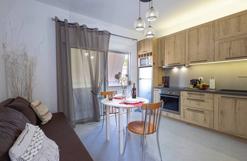 Spilion Apartment | Ellie's Secret Nest - 1bd 3pl