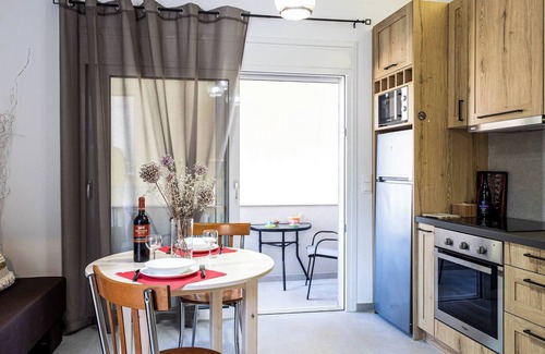 Spilion Apartment | Ellie's Secret Nest - 1bd 3pl