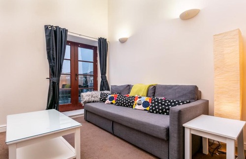 Ayr Apartment | Elliot Suite No 1 - Donnini Apartments