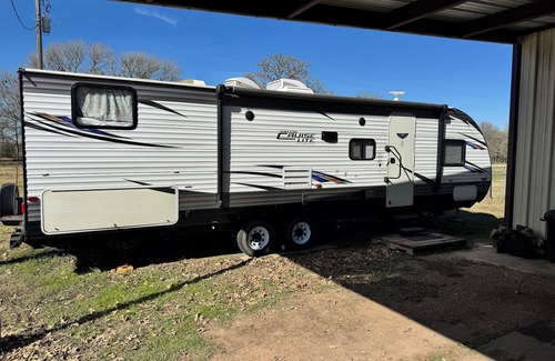Round Top House | Elm Grove Camper- Less than 3 miles from Round Top proper