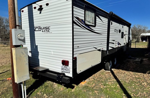 Round Top House | Elm Grove Camper- Less than 3 miles from Round Top proper