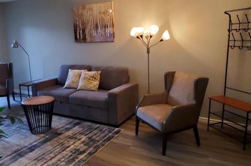 Port Colborne Apartment | Elm Park