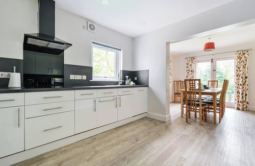Bowness-on-Windermere Cottage | ELM - WOODLAND COTTAGES, with hot tub in Bowness-On-Windermere