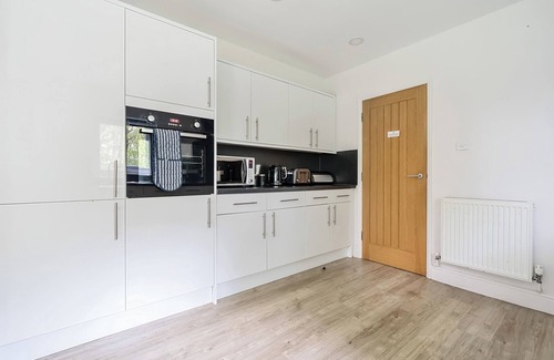 Bowness-on-Windermere Cottage | ELM - WOODLAND COTTAGES, with hot tub in Bowness-On-Windermere