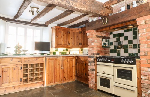 Quedgeley Cottage | Elmhurst Cottage