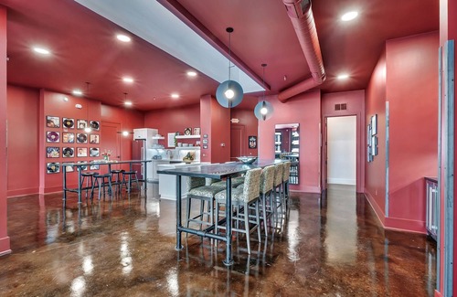 Downtown Nashville Apartment | Elvis Penthouse Suite 4BR by Maddox Hotel