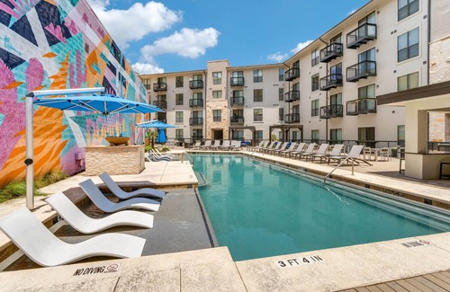 North Burnet Apartment | Elysian Luxe Rentals