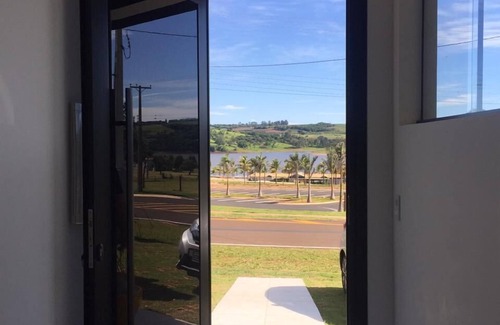 Itai Cottage | Em Frente a Represa, Terraço com Vista Espetacular