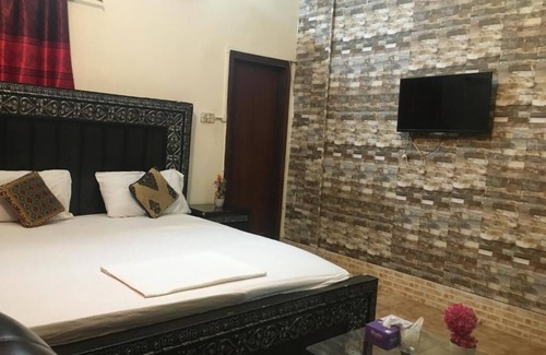 Hyderabad House | Embassy inn Guest House Hyderabad