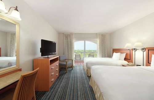 Dorado del Mar Resort | Embassy Suites by Hilton Dorado del Mar Beach Resort