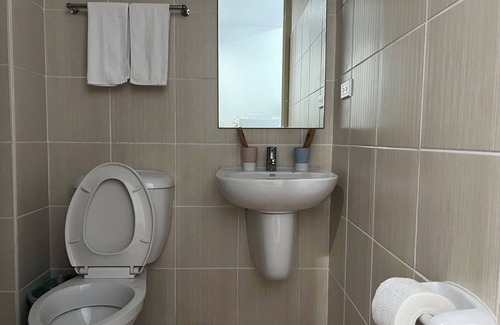 669 Ermita Apartment | Embassy Waves Retreat