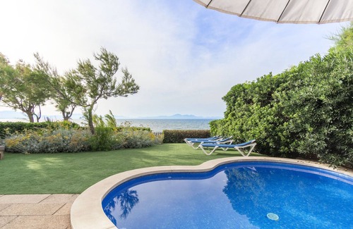 Urbanizacion S'Estanyol Villa | EMBAT - Seafront house with garden, pool and bbq.
