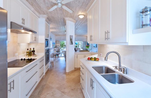 Gibbs Bay Villa | Emerald Beach 3 - Ixoria
