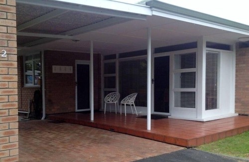 Emu Point Cottage | Emu Point Beach Cottage: Oyster Cottage - pet friendly accommodation