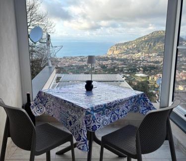 Piano di Sorrento Bed & Breakfast | En Suite Bedroom Blue Moon