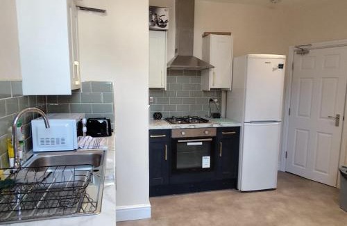 Salford House | En-Suite Double-Bedroom in the Heart of Salford Manchester CR2 Perfect for Short Stays