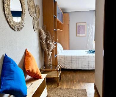 Las Campas y San Claudio Apartment | Encantador estudio en la Florida con plaza de parking