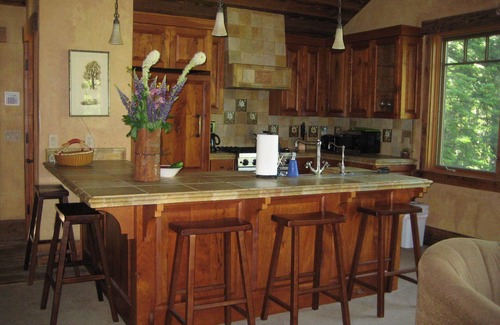 Bigfork House | Enchanted Romantic Get-away Or Small Family Destination