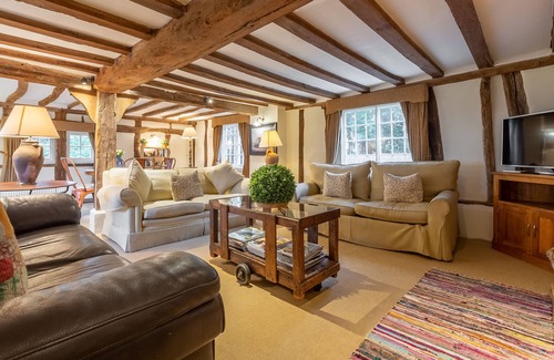 Higham Cottage | Enchanting 16th century thatched cottage in large private park - The Gildhall