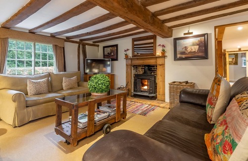 Higham Cottage | Enchanting 16th century thatched cottage in large private park - The Gildhall