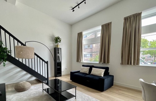 De Bilt Apartment | Enchanting 2 Bed Serviced Apartment 96m2 -ESS38E-