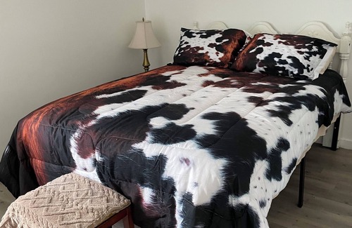 Marble Hill Apartment | Enchanting 2-bedroom apartment with AC in Marble Hill
