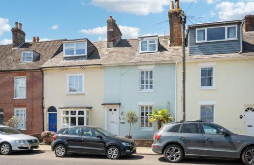 New Forest District House | Enchanting 3BR House in Lymington with Garden