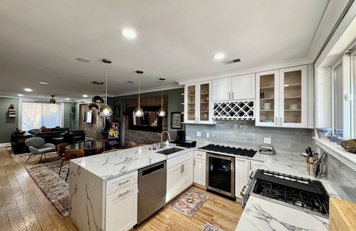 Eckington House | Enchanting 4-bedroom townhome in the heart of DC with decks and amenities!